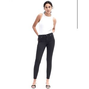 Gap Midrise True Skinny Distressed Black
